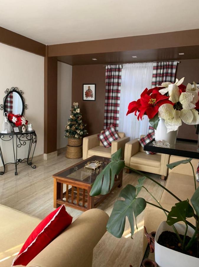 Na-U-Iaka Homestay Shillong Extérieur photo