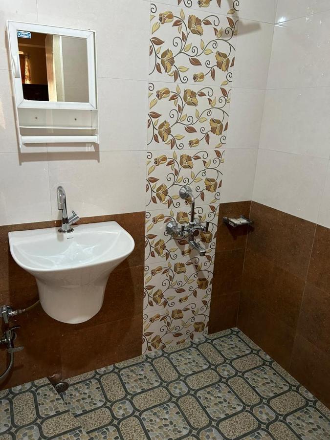 Na-U-Iaka Homestay Shillong Extérieur photo